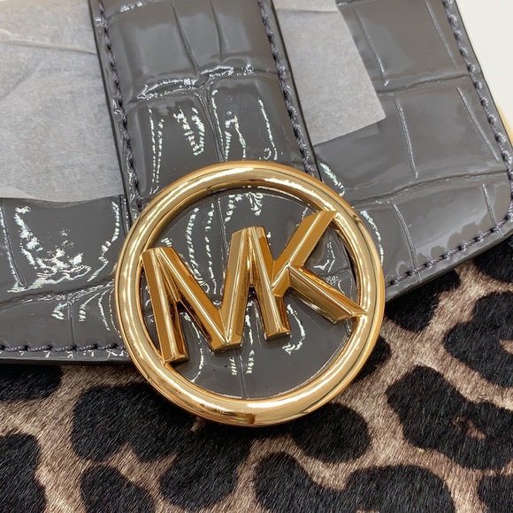 Brand New with Tag
Michael Kors Carmen Small NS Phone XBODY HairCalf Grey Multi - Picture 15 of 16